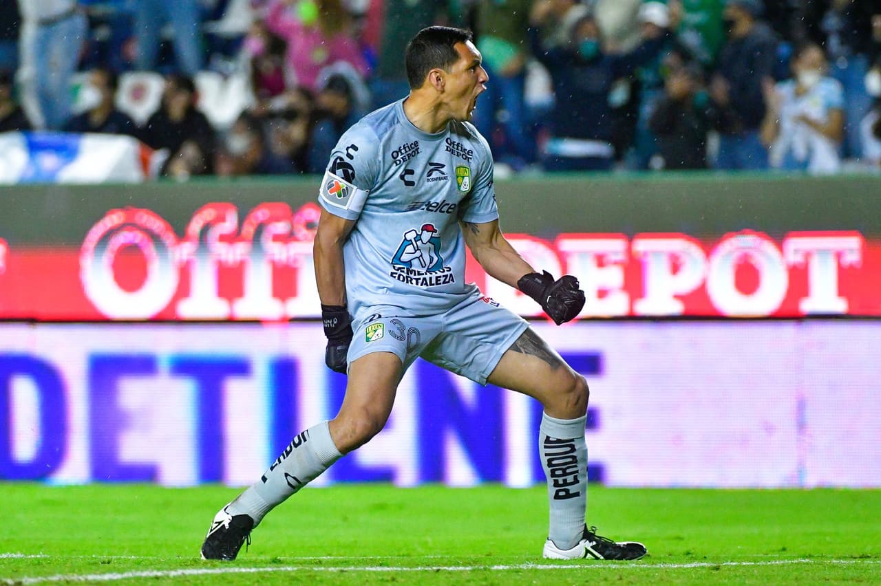 Al 25', León armó un contragolpe de pizarrón que definió Víctor Dávila ante la salida de Ochoa para el 1-1.