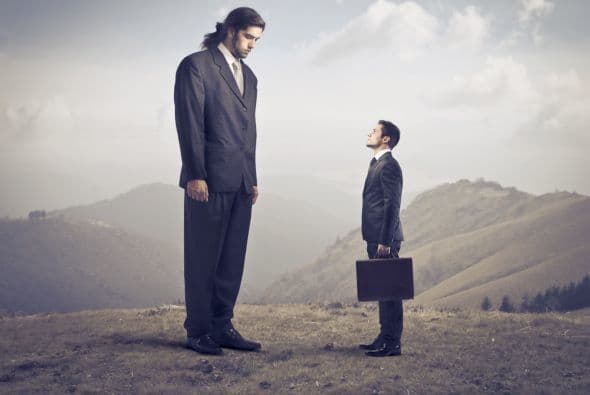 Peligros que debes evitar: Actuar de forma alocada. Apresurarte a firmar documentos sin haberlos estudiado bien previamente o consultado sus aspectos legales con gentes profesionales, expertas, capacitadas que te asesoren adecuadamente. Por: Profesor zellagro