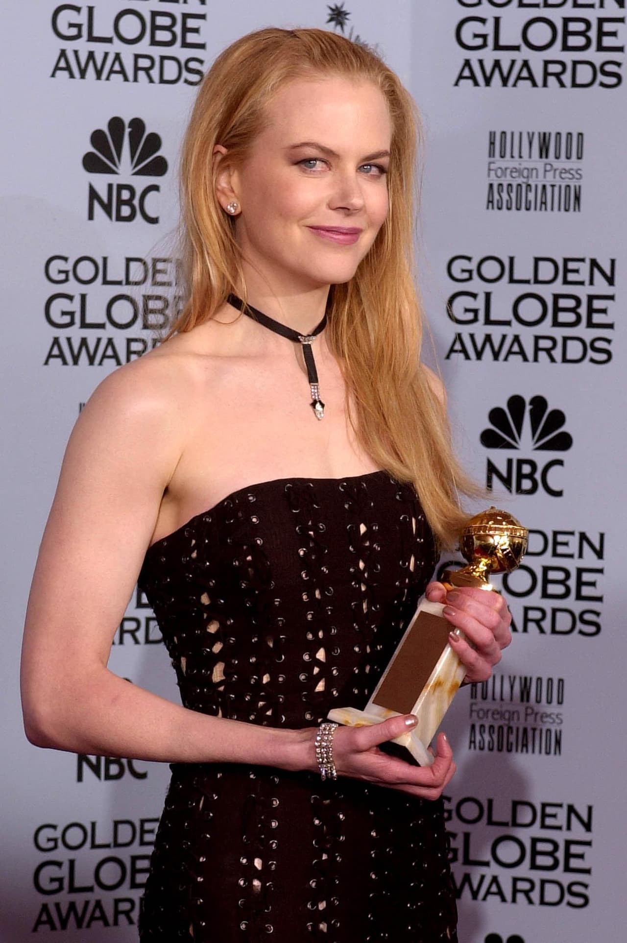 Nicole Kidman se ha llevado varios Globos, aquí el que le dieron por 'The Hours' en 2003.