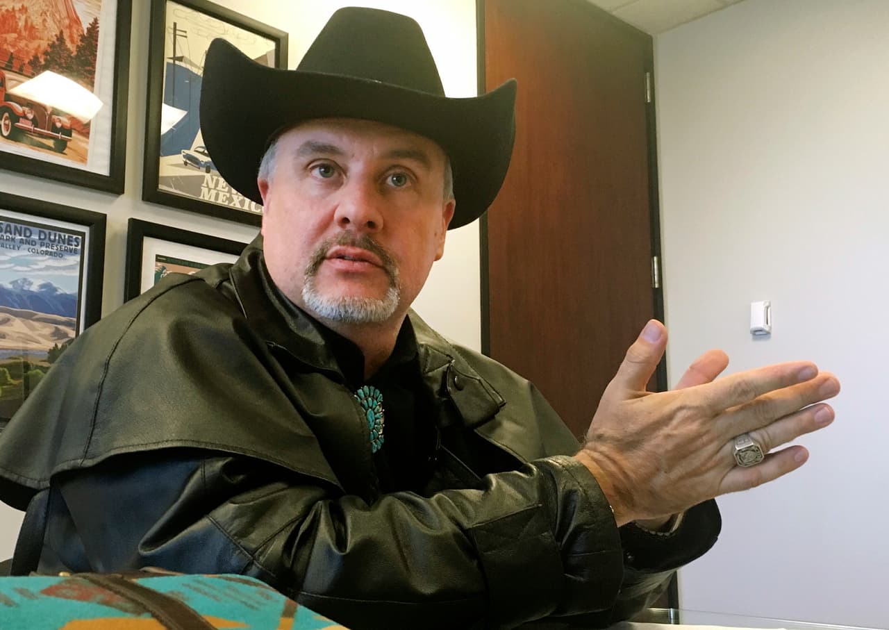 Presentó su licencia de Nuevo México para casarse en DC y no se la aceptaron porque creyeron que era otro país