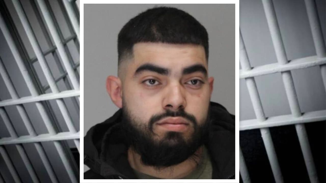 Una fotografía de 2021 muestra el momento en que Byron Carrillo fue acusado de violencia doméstica.