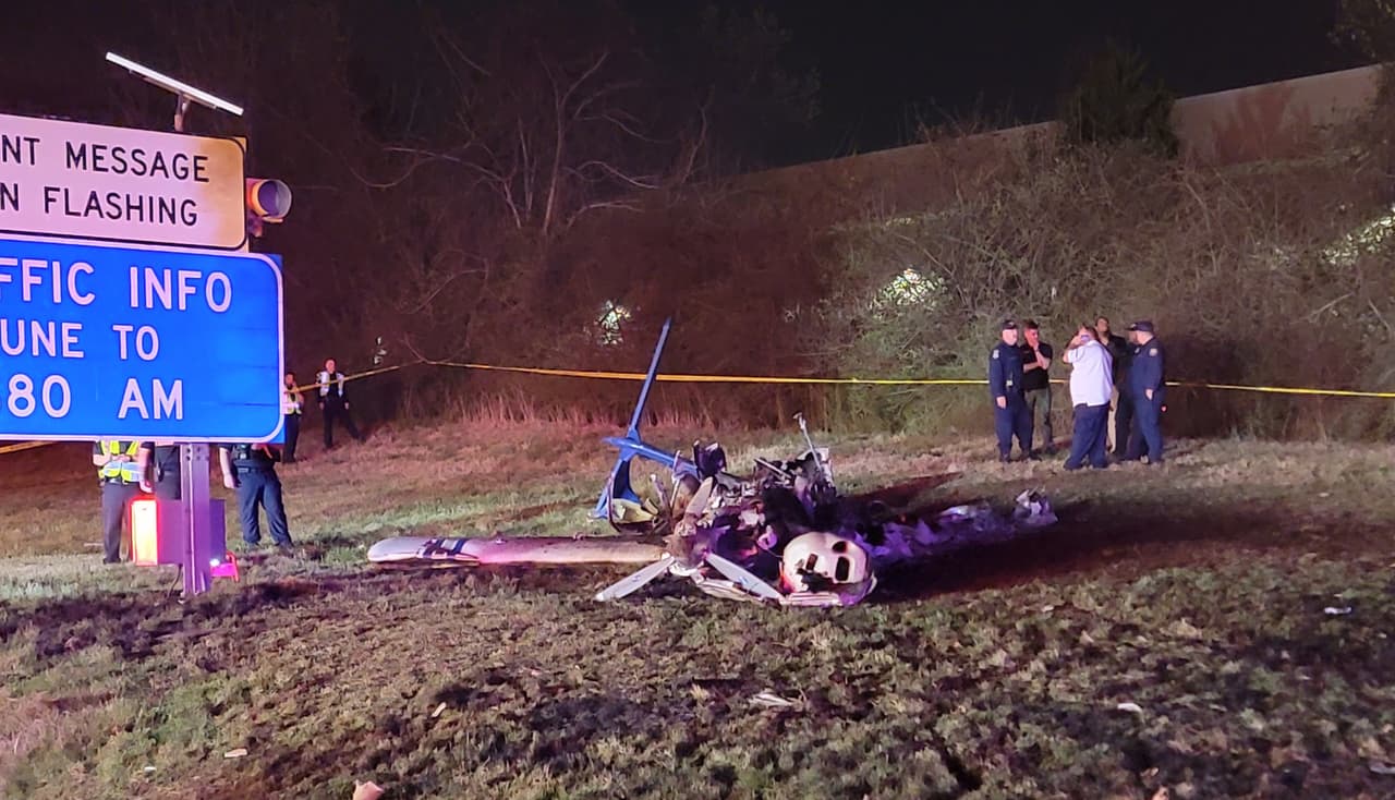Cinco personas mueren al estrellarse un pequeño avión cerca de una autopista en Nashville