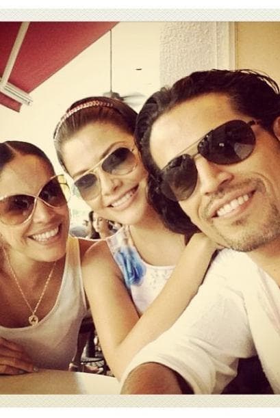 Fue ella quien los presentó, y las dos pasaron de ser compañeras de trabajo a convertirse también en cuñadas.