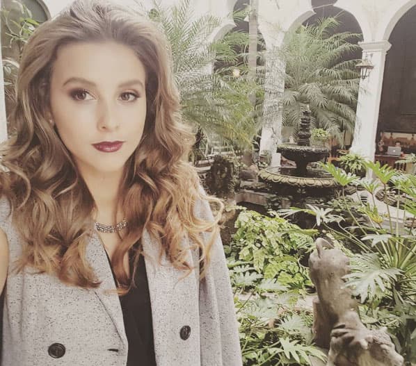 ¿A dónde iría Paulina tan guapa? Seguro que Horacio se quedó con la boca abierta al verla.