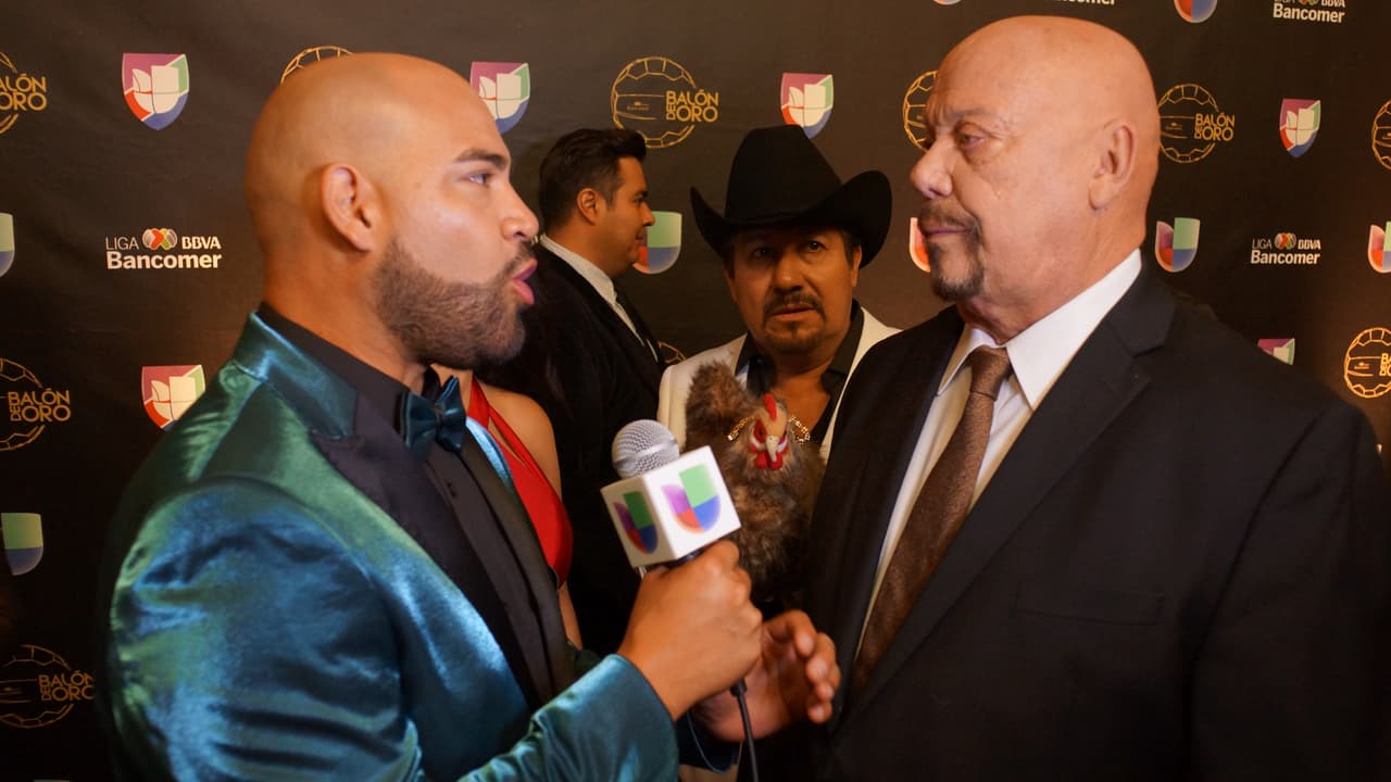 Raúl Molinar, Carla Medrano y Andres Maldonado se robaron el show durante la ceremonia del Balón de Oro en la ciudad de Los Ángeles.