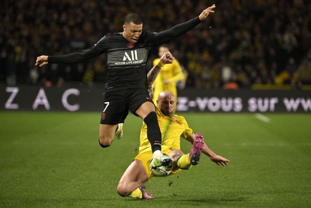 Nantes logra anotarle tres goles al PSG antes del medio tiempo, para en el segundo tiempo asegurar su ventaja y terminar venciendo 3-1 a los líderes de la Ligue 1.