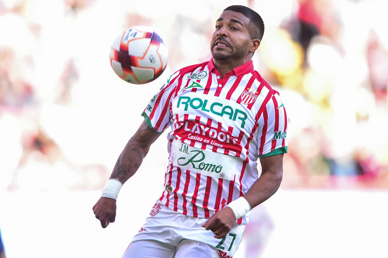 El delantero uruguayo Rodrigo Aguirre finalizó su préstamo con Necaxa y Rayados lo compró a la LDU Quito.