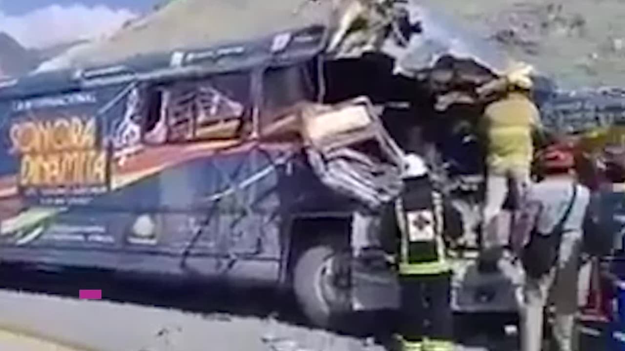 Así se veía al margen de la carretera el camión de la banda.