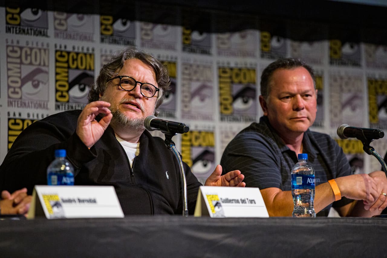 Asimismo, Expansión reportó que Cerveza Victoria trabajó con el ilustrador y artista visual Guy Davis, quien ha colaborado en las producciones de Guillermo del Toro, para el lanzamiento de esta colección que consta de 5 millones de latas con esas tres imágenes.