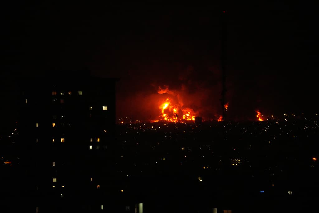 Últimas noticias: Israel dice que atacó en Beirut a comandantes de la Guardia Revolucionaria iraní