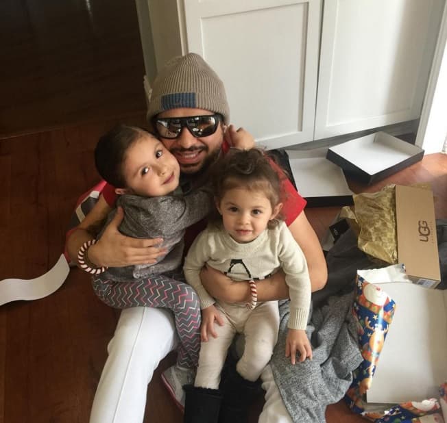 Así consintió en Navidad a sus pequeñas, llenas de regalos.