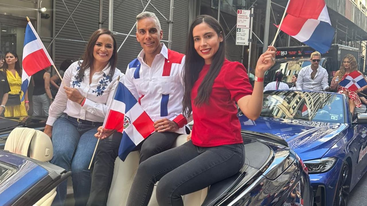 Esperanza Ceballos, Gary Merson y Yeila Lluberes, de Univision 41 participaron en el desfile.
