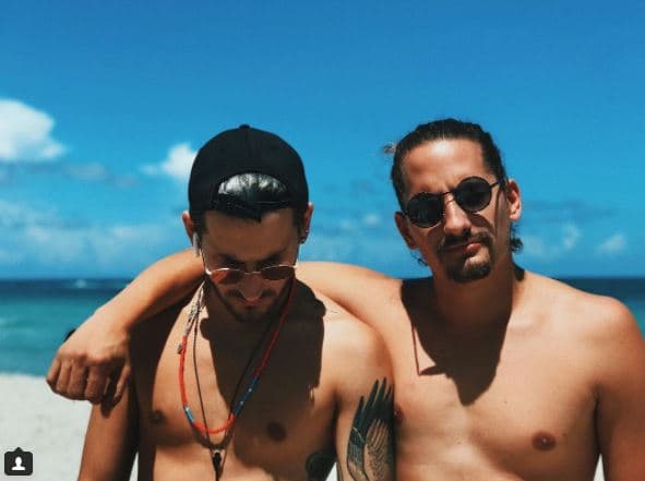 El dúo conformado por los hermanos Mau y Ricky han demostrado llevar el talento musical por las venas y con su disco debut "Iré tras de ti".
