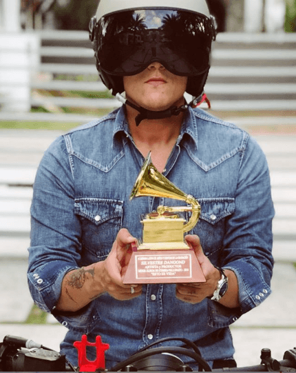 Ha sido nominado varias veces al GRAMMY Latino y en el 2018 ganó el de Mejor álbum de Cumbia/Vallenato con su material ‘Esto es vida’.
<br>