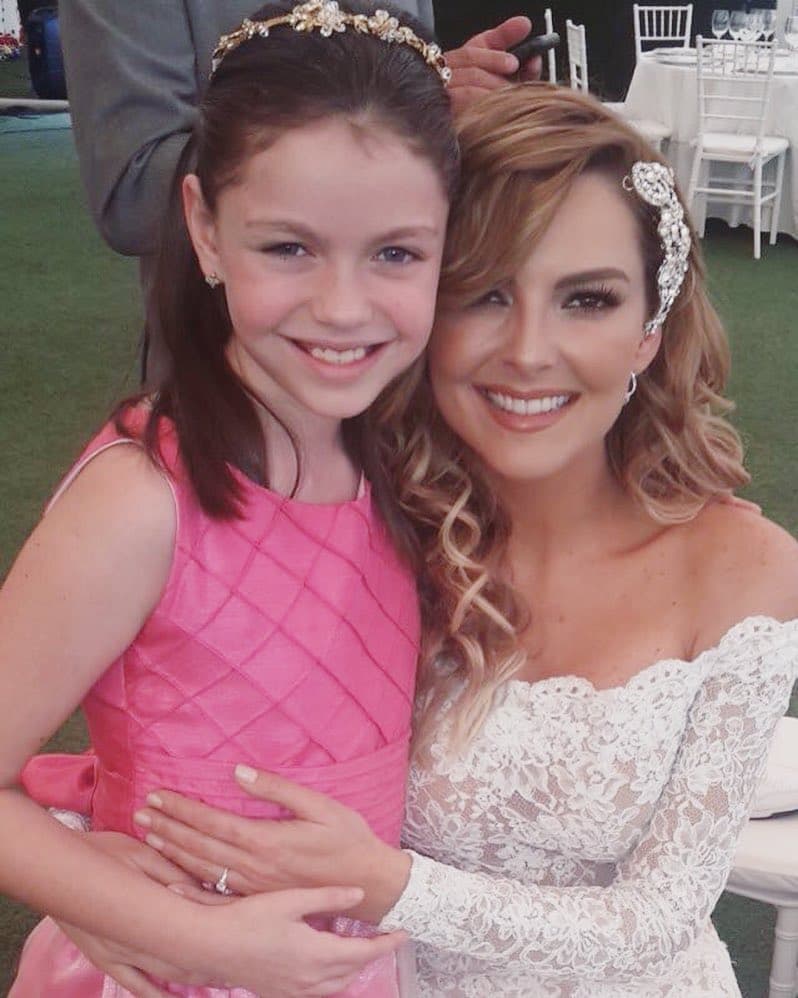 <b>María José Mariscal </b>y 
<b><a href="http://www.univision.com/temas/marjorie-de-sousa">Marjorie de Sousa</a></b> hicieron muy buena mancuerna en la telenovela 'Sueño de amor', "Gracias por tus consejos y tu ayuda Marjorie de Sousa. ¡Te quiero! Me encantó trabajar contigo" escribió la joven actriz.