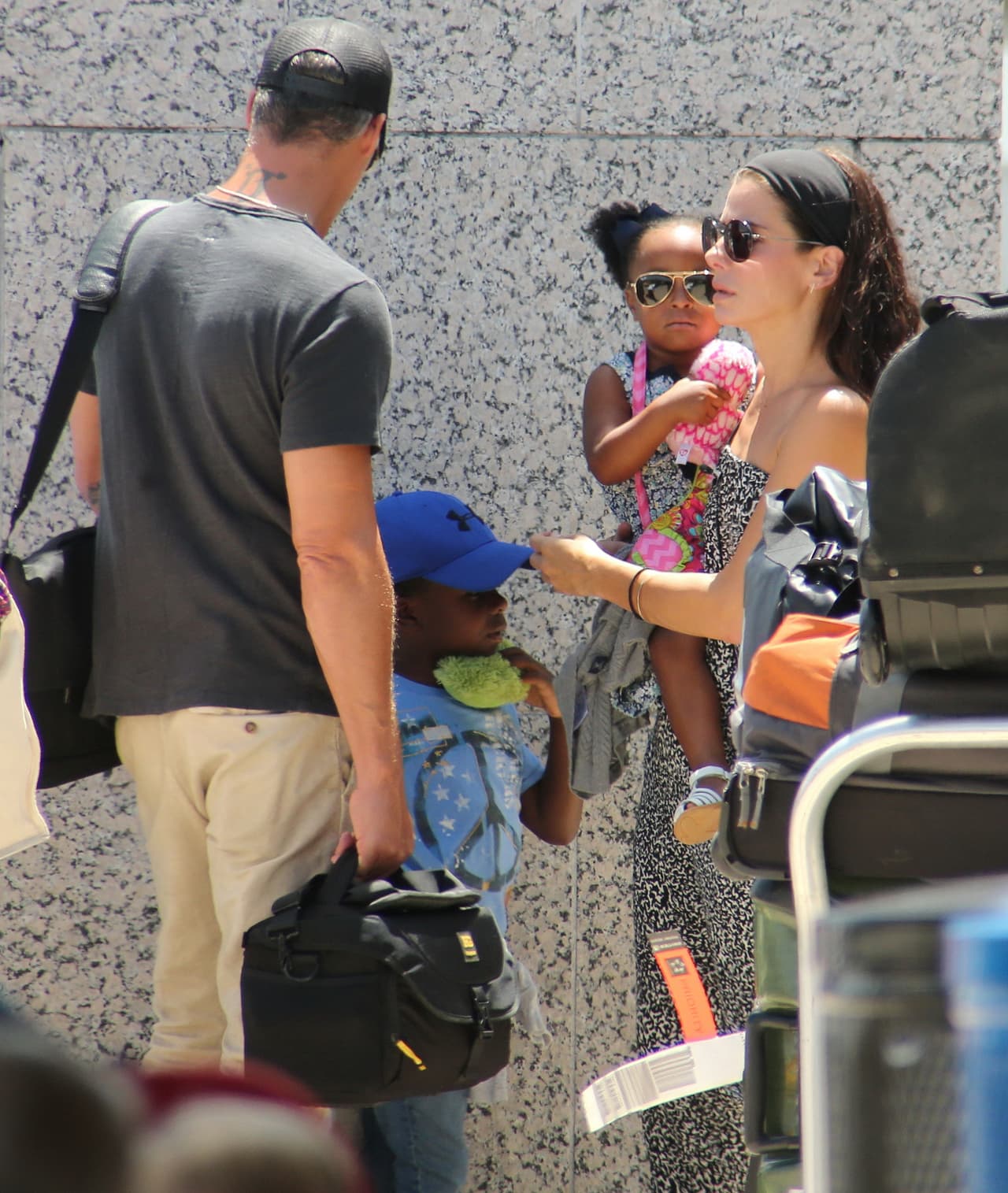 Sandra Bullock tuvo unas vacaciones inolvidables junto a sus hijos y novio.