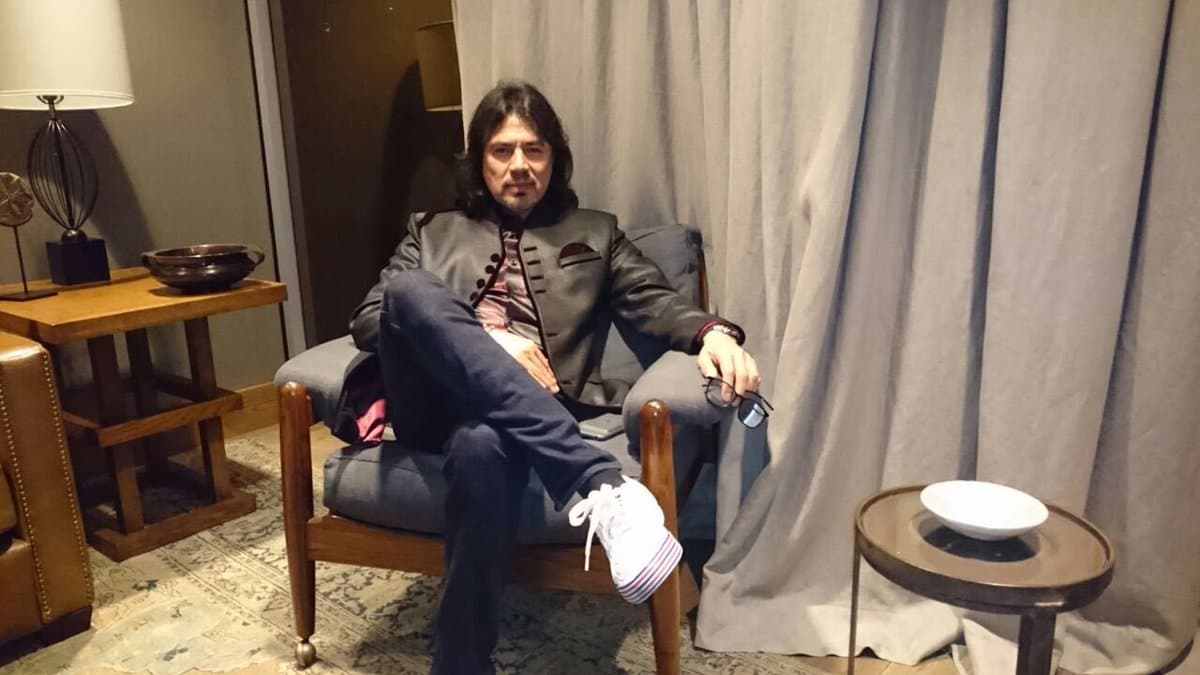 'El temerario mayor' también se vio envuelto en controversial al buscar tener una prueba de ADN para corroborar si era padre de una niña de 11 años que supuestamente procreó junto a Sandra González. El cantante aseguró no conocer ni a Sandra, ni a su hija, pero dijo que si en verdad era de él no tendría problema; al final, la madre de la niña decidió no hacerle los estudios, de acuerdo a declaraciones que dio a El Siglo de Torreón.