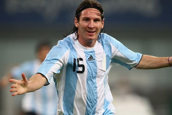 Siendo ya una realidad del Barcelona, Messi coronaría su participación en Pekín 2008 con un gol olímpico, en esa edición de los Juegos Olímpicos la albiceleste saldría con la medalla de oro.