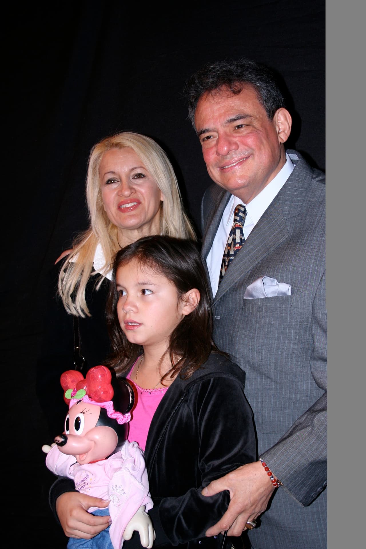 Tras varios sonados desencuentros amorosos, José José finlamente encontró la felicidad con sus 'dos Saras', su esposa Sara Salazar y su hija Sarita Sosa. Su pareja sufrió un derrame en 2008 lo que la llevó a dos intervenciones quirúrgicas.