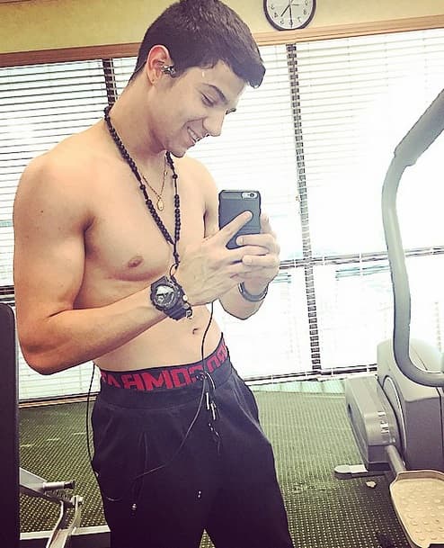 Este ídolo del regional mexicano cada vez se pone más guapo... ¿qué opinas?