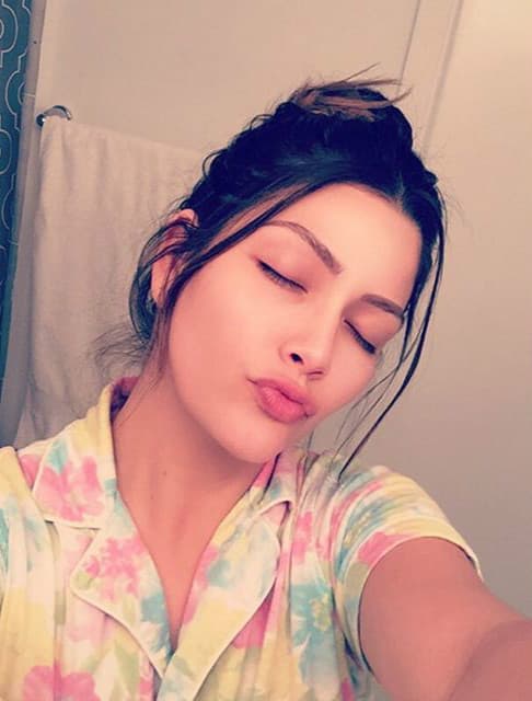 Ana Patricia lista para tener unos dulces sueños a lado de sus amores. (1ro de oct, 2016)