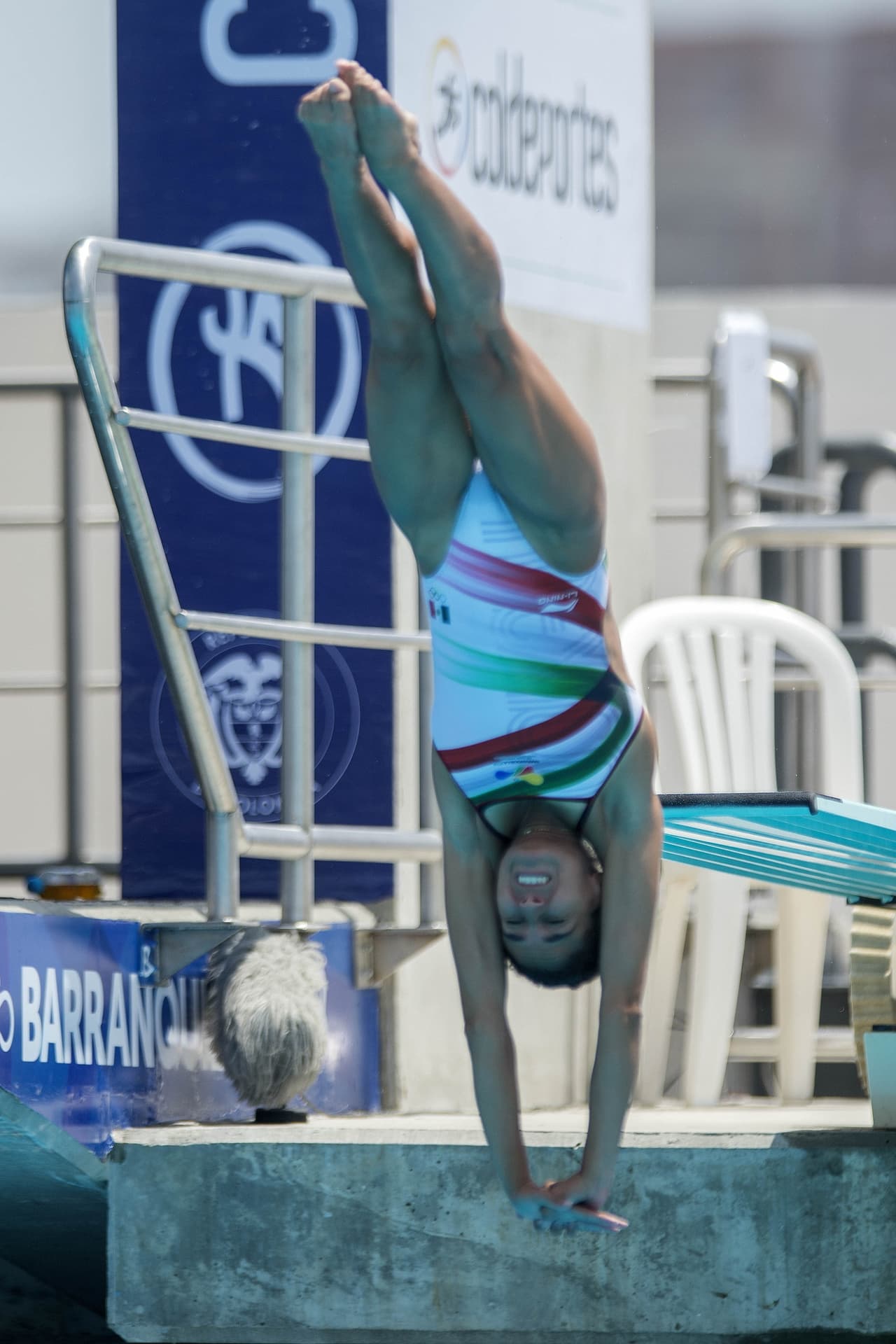 Así mismo, se disputaron los preliminares de clavados desde un metro de altura en femeninos, donde participó Paola Espinosa con éxito.