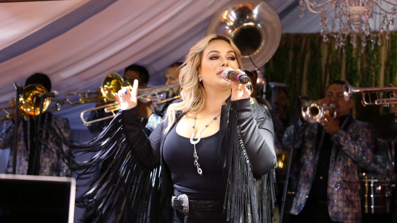 La cantante disfrutó al máximo de la noche y se veía muy feliz.