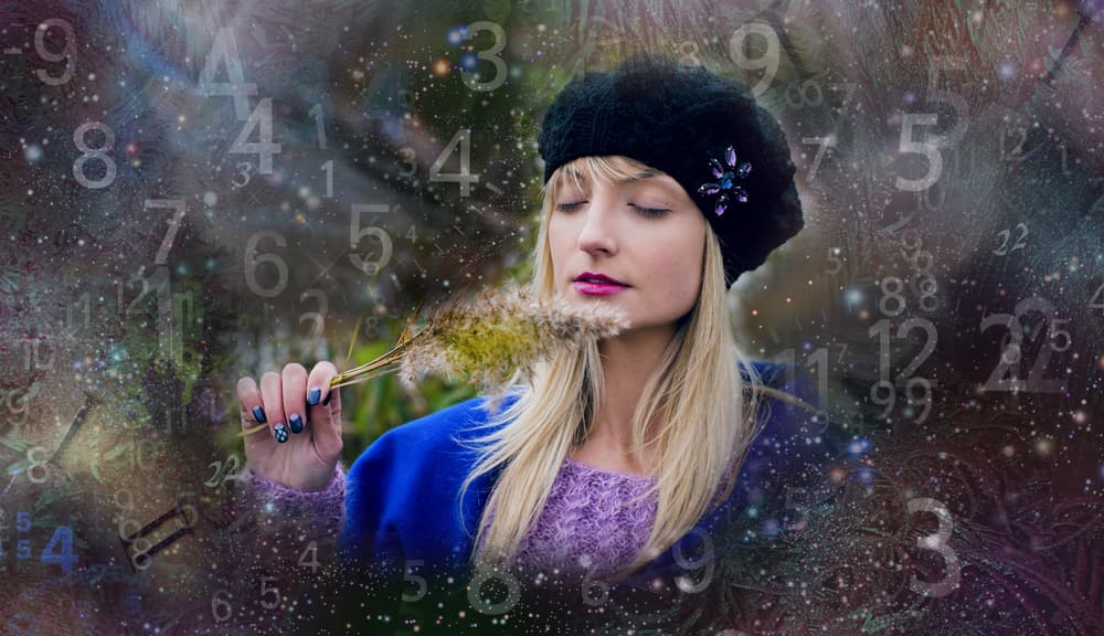 <b>Clarividencia</b>
<br>Consiste en poder ver más allá de lo que ahora tenemos frente a nosotros. Un ejemplo sencillo. Supongamos que un tren se acerca por la misma vía y va a chocar con otro.