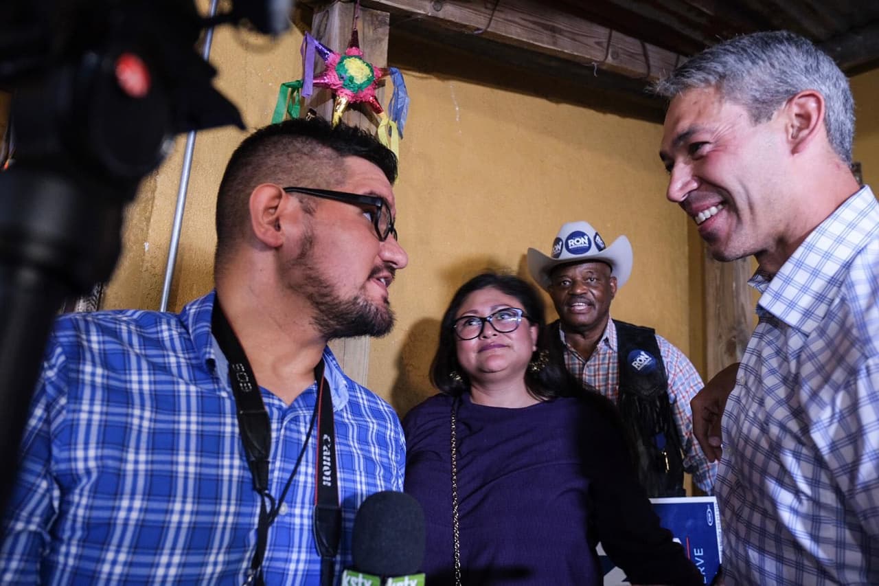 Nirenberg se muestra de buen humor y confiado de su triunfo.