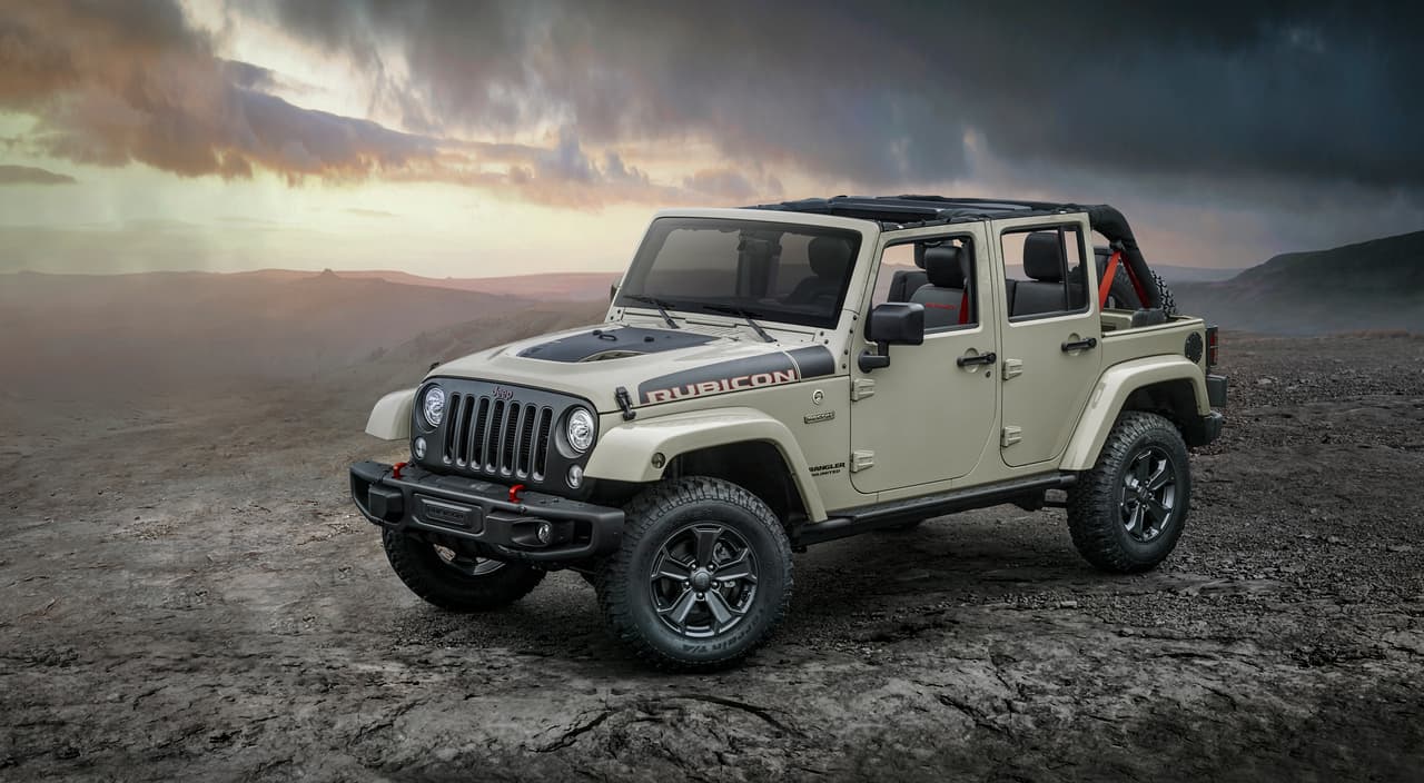 Normalmente vemos versiones especiales que solo ofrecen diferenciadores estéticos. En esta oportunidad Jeep lanza a la Wrangler Rubicon Recon 2017, una versión que no solo se diferencia estéticamente, pero ofrece mejoras en su capacidad y protección fuera de la ruta.
<br>