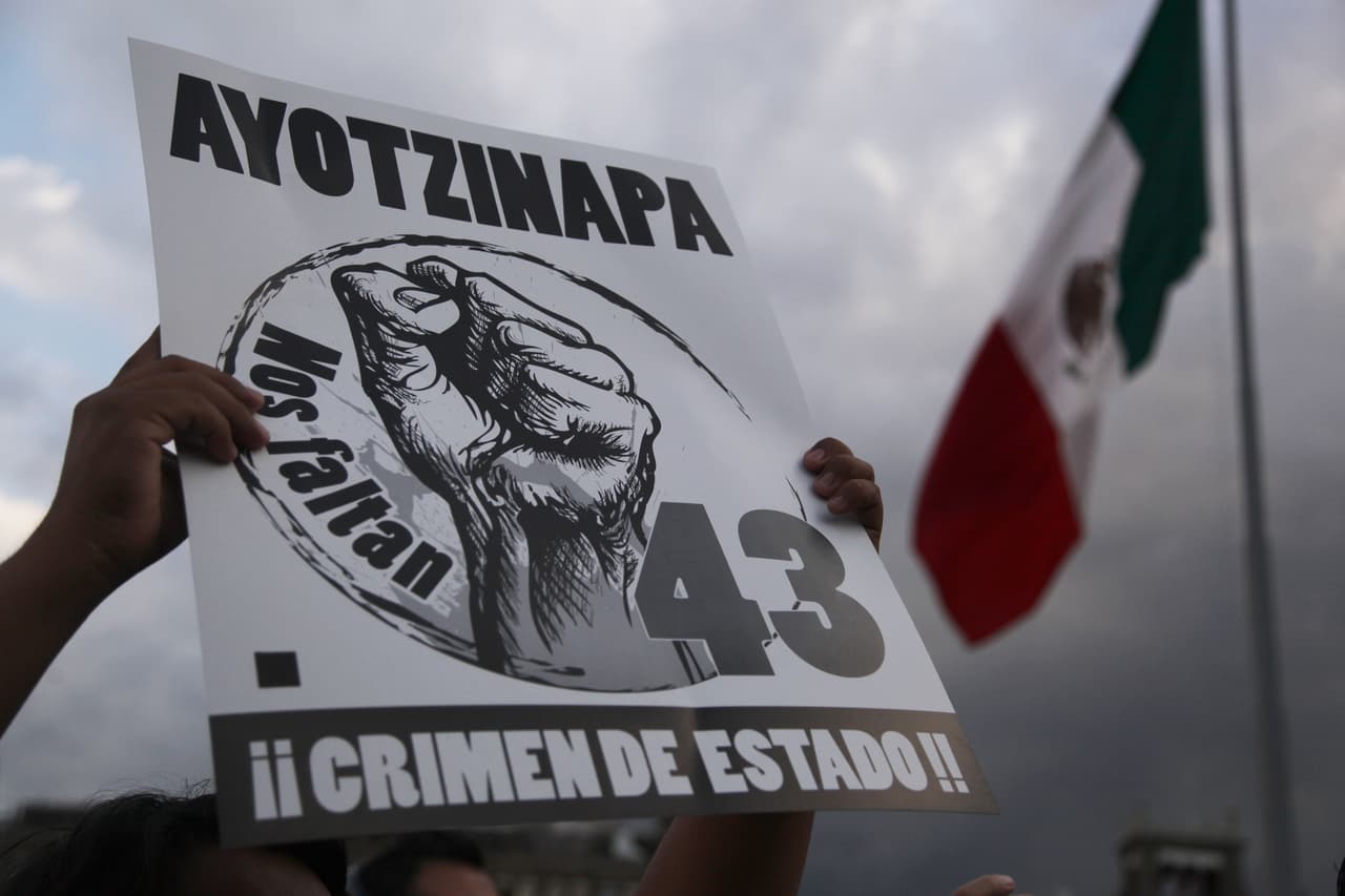 Caso Ayotzinapa: señalan a la Marina de ocultar pruebas y familiares acusan al gobierno de engañarlos