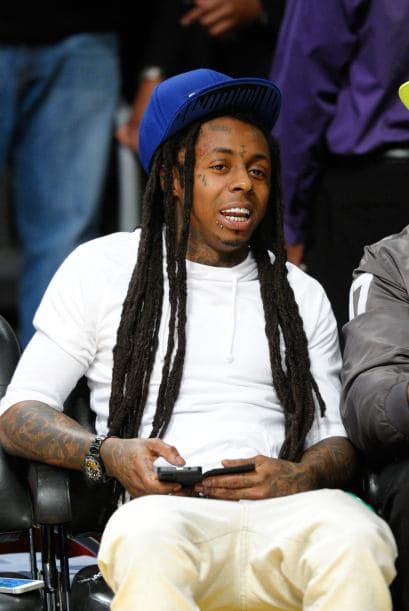 Según Lil, la disquera le quedó a deber 8 millones de dólares por un disco que les había entregado.