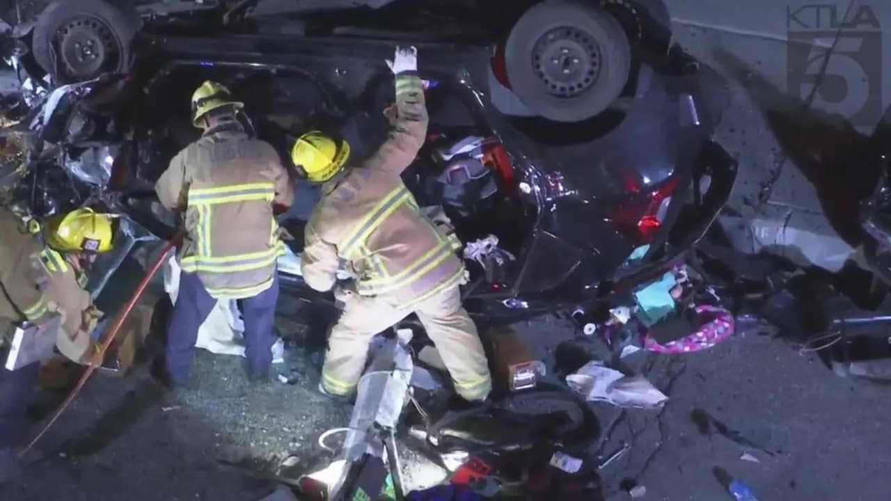 Fuerte choque de autos deja 4 personas heridas, incluido a un bebé de 10 meses, en North Hollywood