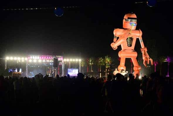 El festival de Coachella cerró su edición 2014 con los más divertidos estilos y hasta con tono tradicional y espiritual. Esta galería lo demuestra desde conejos de pascua, súper héroes y hasta celebridades irreconocibles. ¿Quieres ver más?: Las fotos que no te puedes perder