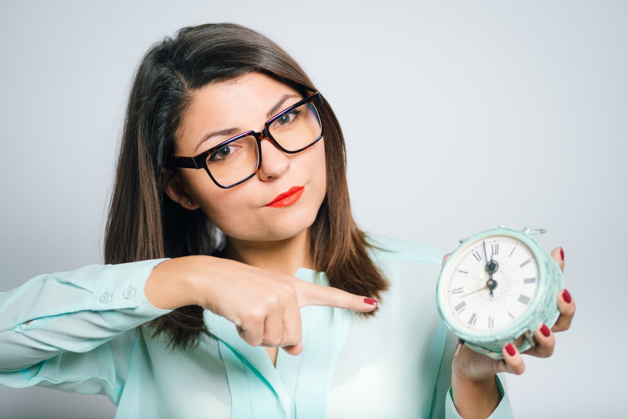 No dejes para última hora tus deberes porque podrías complicarte y no disponer del tiempo suficiente para terminarlos bien.
<br>
<br>Por Profesor Zellagro