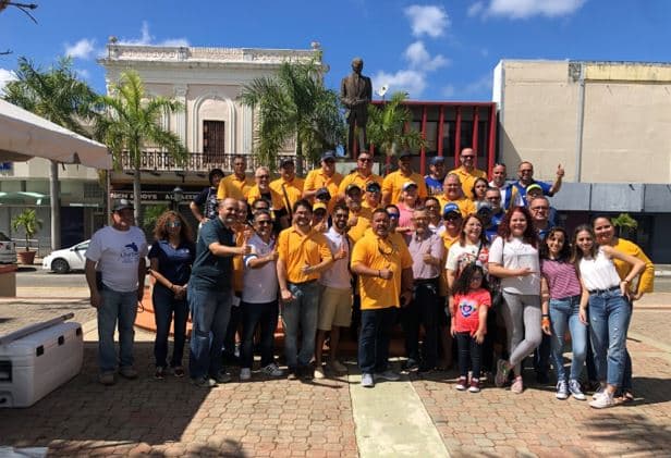 La entrega de alimentos fue cordinada por la fraternidad Phi Delta Gamma y su capítulo Psi.