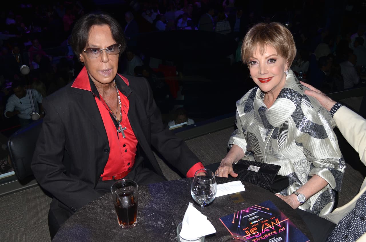 Al parecer, la salud del experto en belleza estaba comprometida. En enero pasado se reportó que pasó 18 días hospitalizado. 
<br>