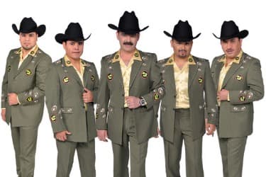 Quién iba a pensar que una canción que Los Tucanes de Tijuana dieron a conocer hace casi 24 años, llamada 'La Chona', les daría fama mundial gracias a que su alegre y contagiosa letra fue retomada para ser la versión en español del famoso 'Kiki Challenge', que el reconocido comediante estadounidense Shiggy inventó de un baile del sencillo de Drake llamado 'In my fellings'.