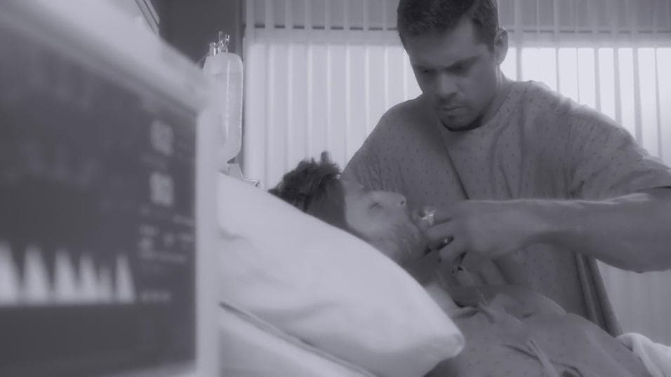 Este bombón también tiene un lado asesino, mató a su medio hermano Daniel sin dudarlo, tras todo el rencor que sentía por el cariño de su madre que le arrebató.