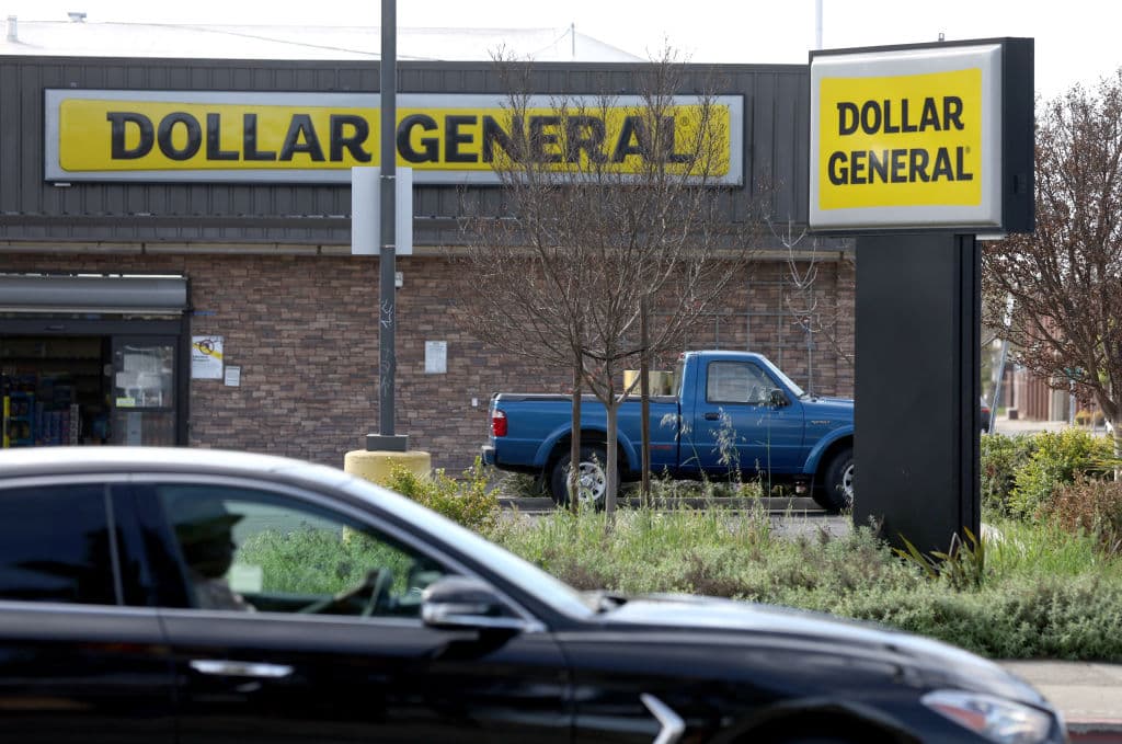 <b>7. Dollar General</b>, a nivel nacional: Los trabajadores de esta corporación han sido apuñalados, baleados, golpeados y amenazados, por pocas medidas de seguridad en sus establecimientos. La OSHA ha impuesto multas de millones de dólares, pero las quejas siguen llegando.