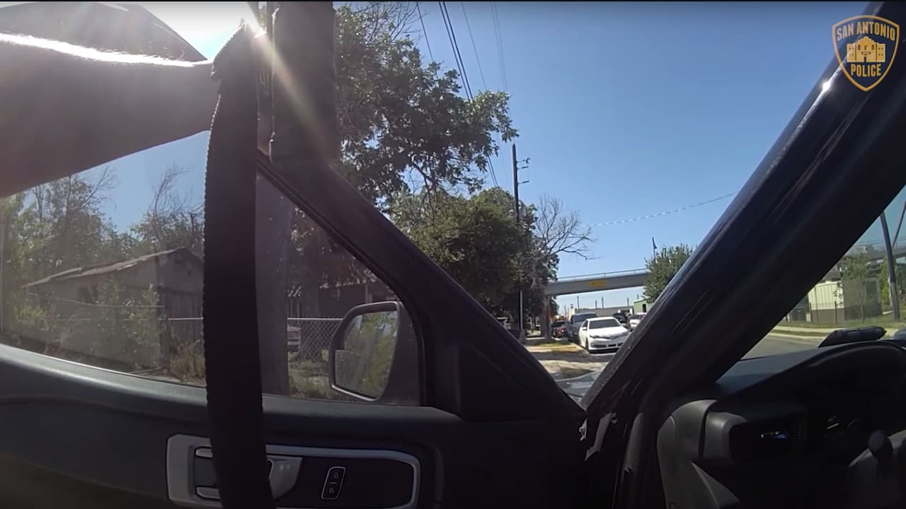 Difunden video del tiroteo en San Antonio donde 5 oficiales abatieron a hombre armado