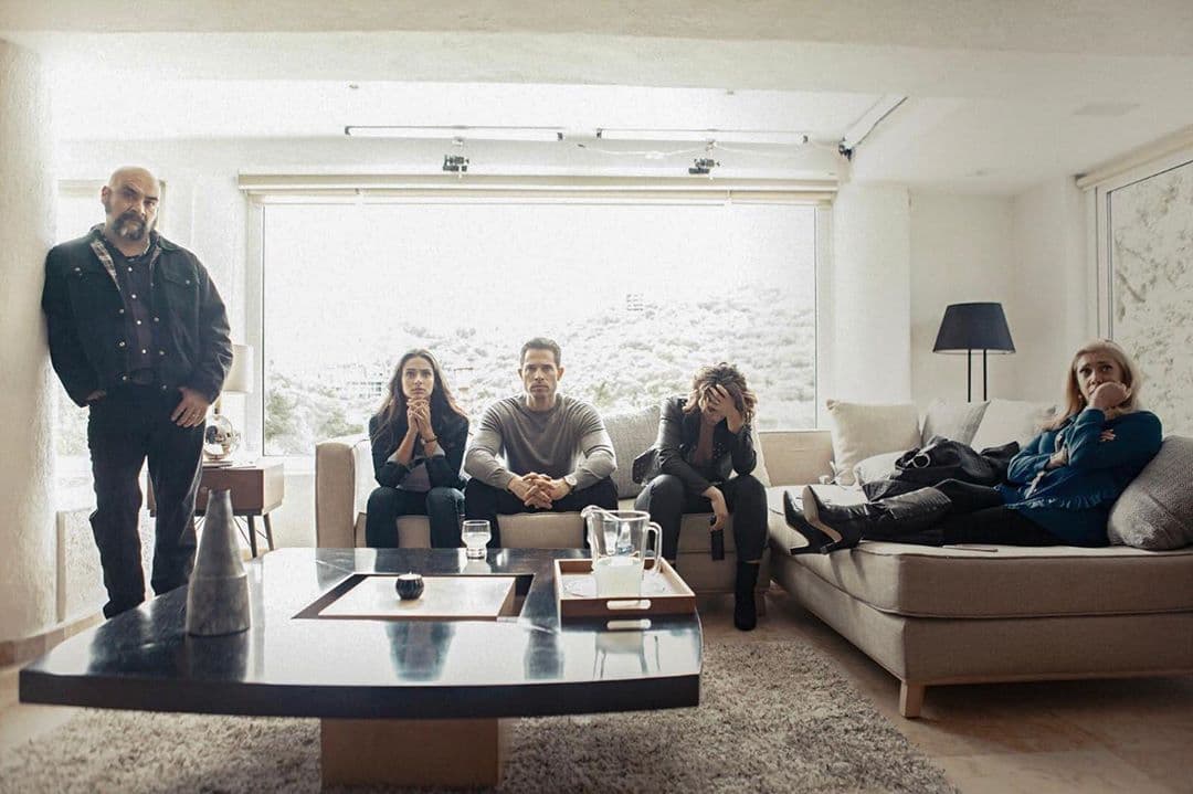 Agrega que se identifica con su personaje: “Nos parecemos en algunas cosas, como en que somos modernas, no creemos que la mujer solo es para estar en casa, sino para vivir su vida a plenitud”.