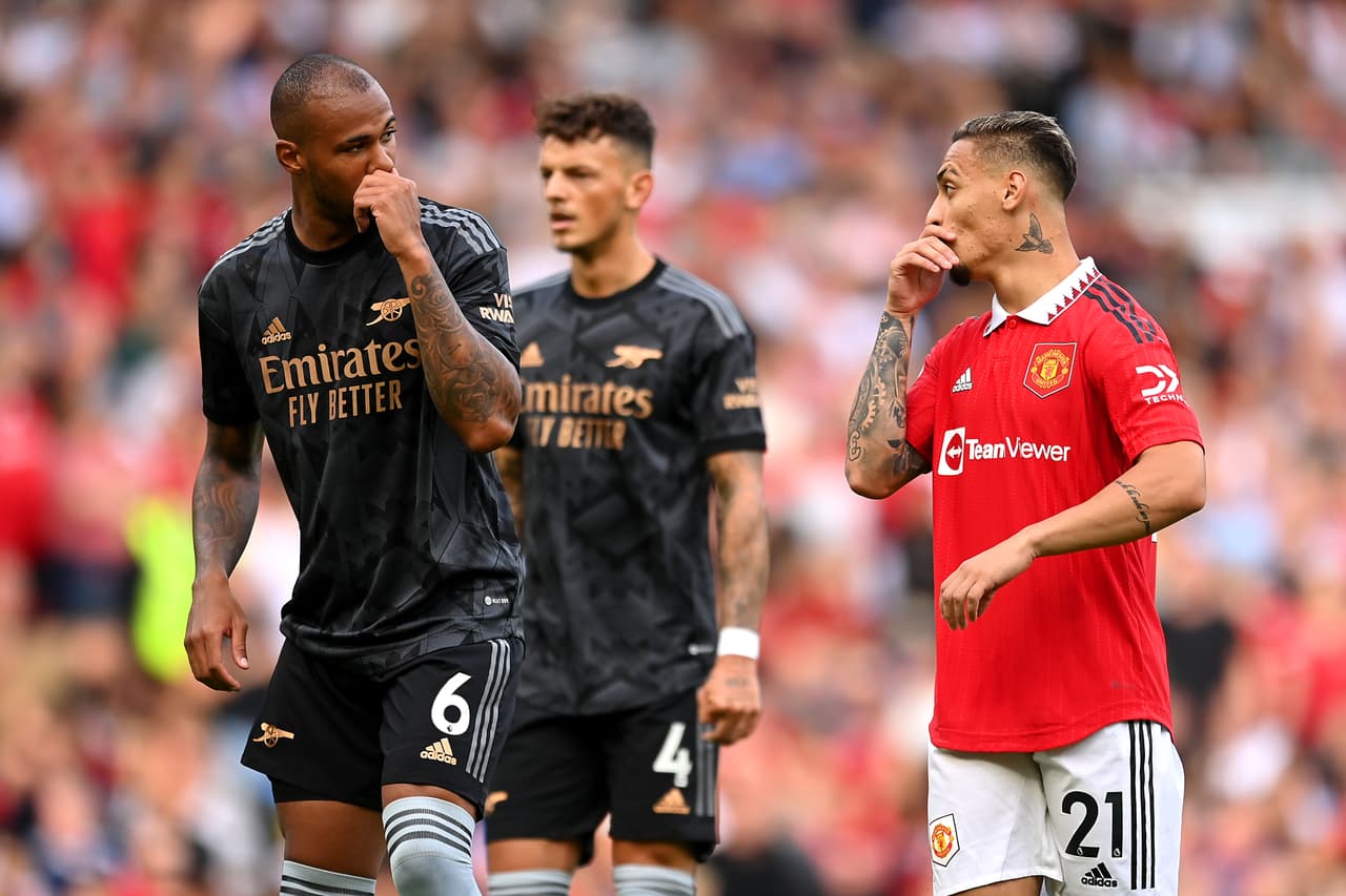 Manchester United venció al Arsenal con un doblete de Marcus Raschord y otro tanto de Antony, quien tuvo así un debut de ensueño.