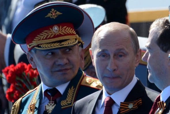 Vladimir Putin viajó luego a Crimea donde también encabezó los festejos.