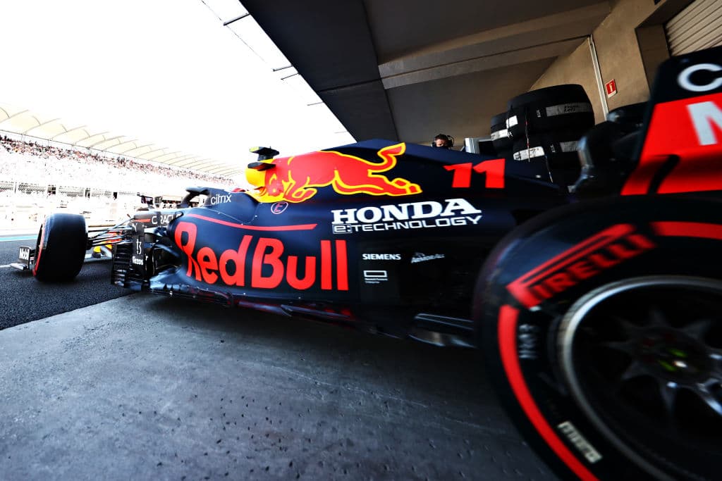 Con tiempo de 1:15.875 , el finlandés Valtteri Bottas se quedó con la pole position por delante de su compañero Lewis Hamilton y el neerlandés Max Verstappen de Red Bull Racing. El piloto mexicano Sergio Pérez se quedó con el mejor cuarto tiempo y no pudo conseguir la soñada primera pole position de su carrera.