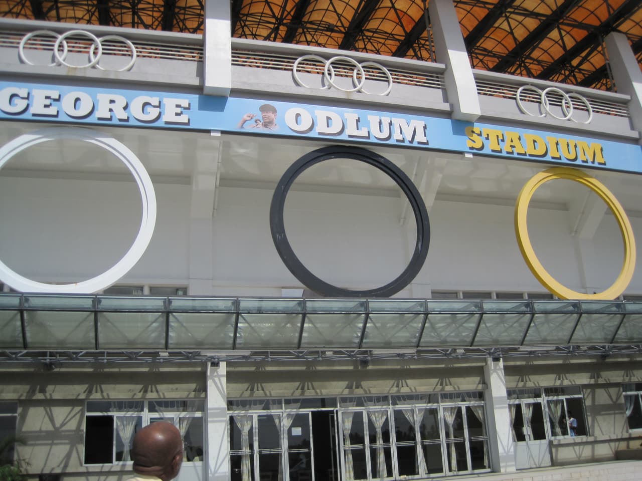 En la isla de St. Lucia, el estadio George Odlum fue financiado con apoyos chinos primero y, luego de Taiwán.