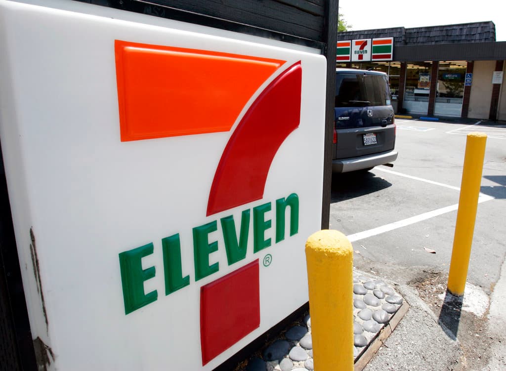 Cuatro tiroteos en diferentes tiendas 7-Eleven dejan dos muertos y varios heridos en el sur de California