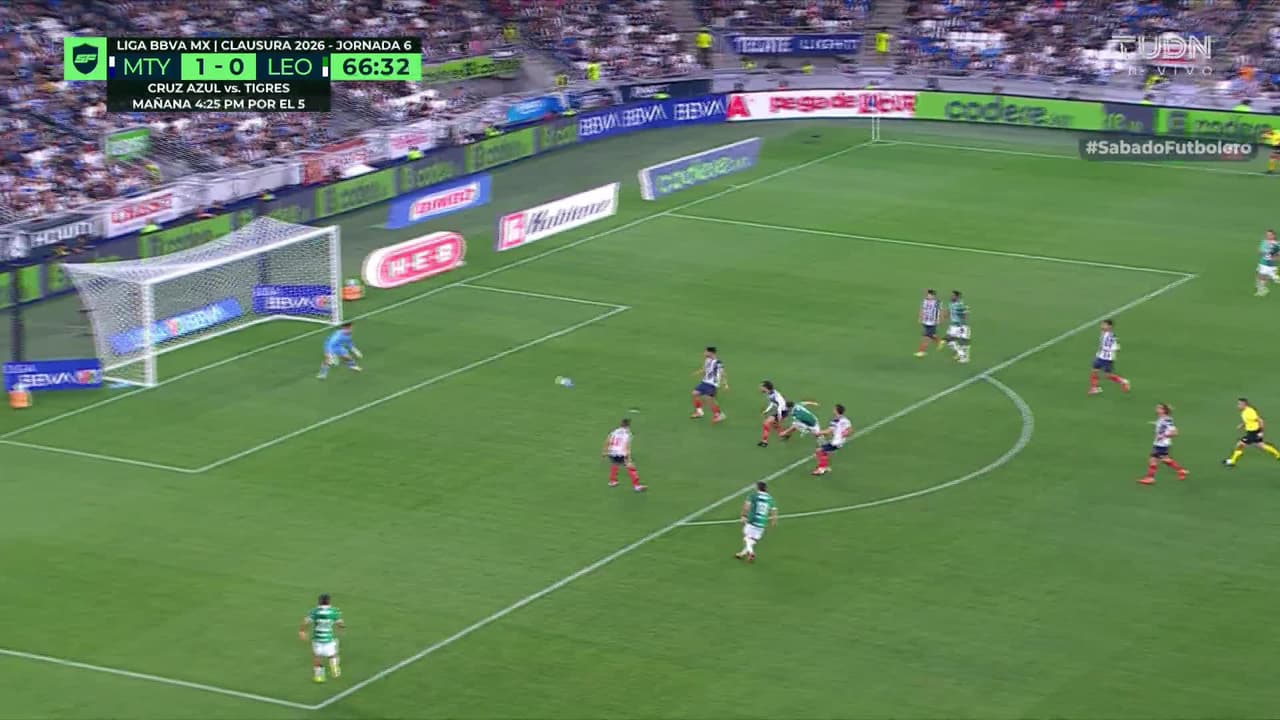 ¡TIRO ATAJADO! disparo por Juan Domínguez.