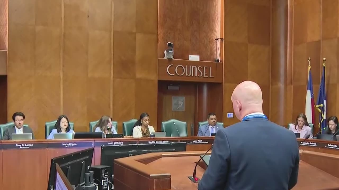 Piden más transparencia en información sobre interacciones de la Policía de Houston con ICE