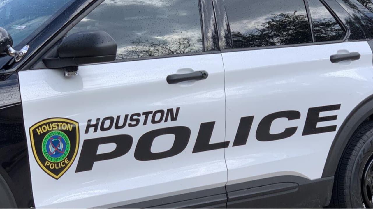 Policía de Houston es relevada de sus funciones tras publicar video con comentarios racistas en redes sociales